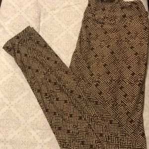 ***SALE***LulaRoe Leggings, size tall & curvy.
